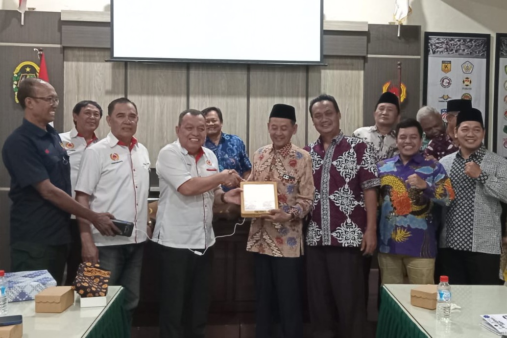 koni-yogyakarta-dan-dprd-pekalongan-berbagi-program-pembinaan-dan-penganggaran
